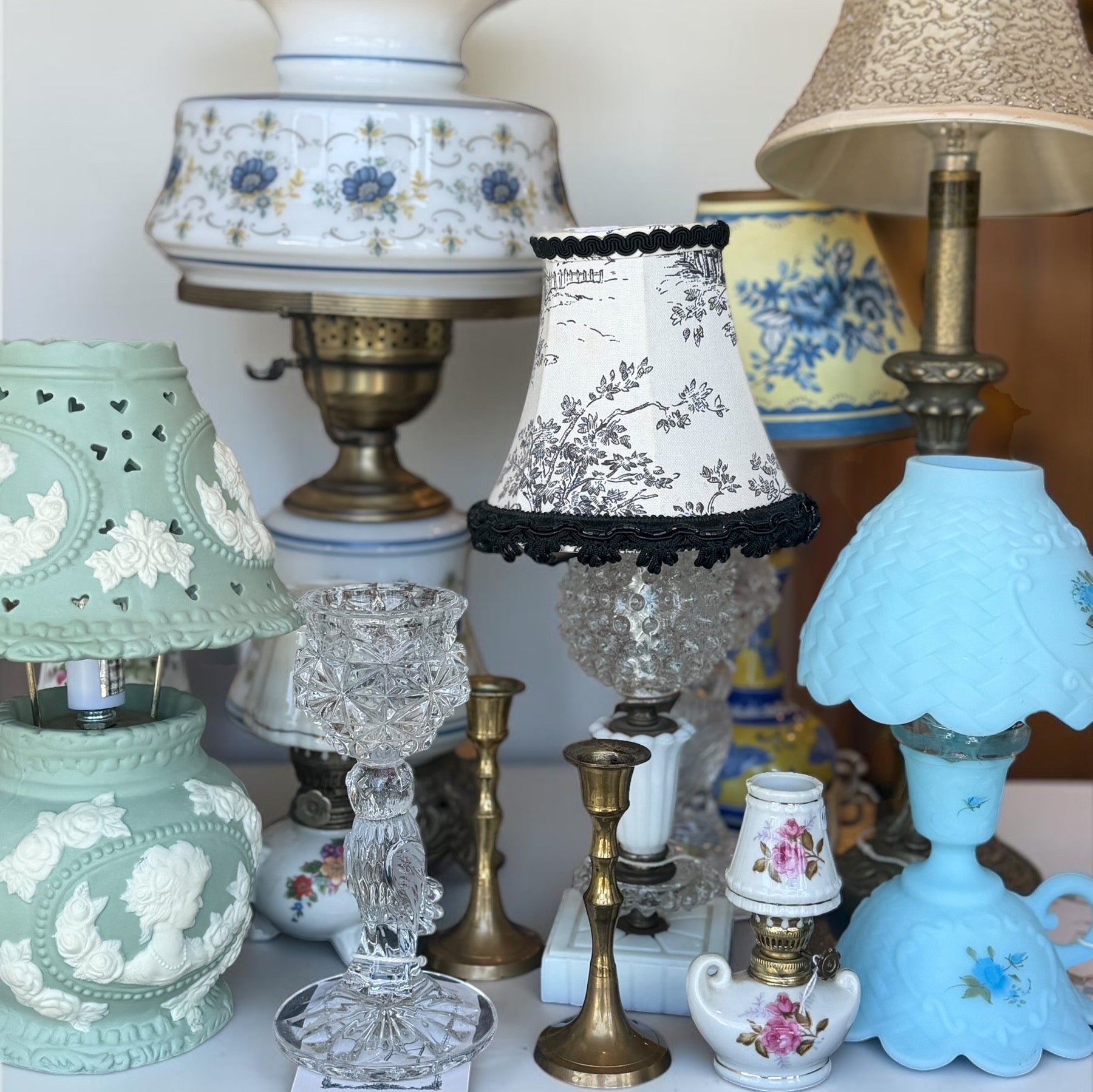 Vintage Quoizel "Abigail Adams" Hurricane Lamp